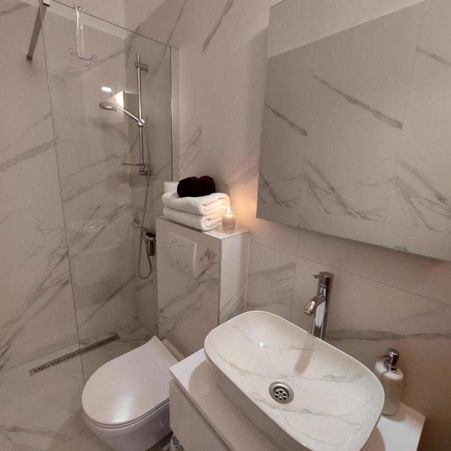 Banjol Apartments Leon 2 מראה חיצוני תמונה